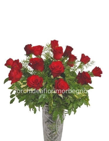 Bouquet 12 rose rosse con guarnizioni
