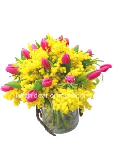 Grazioso Bouquet di tulipani e mimosa